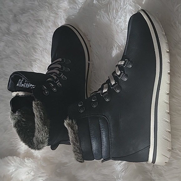 Cliffs Boots - Picture 4 of 6